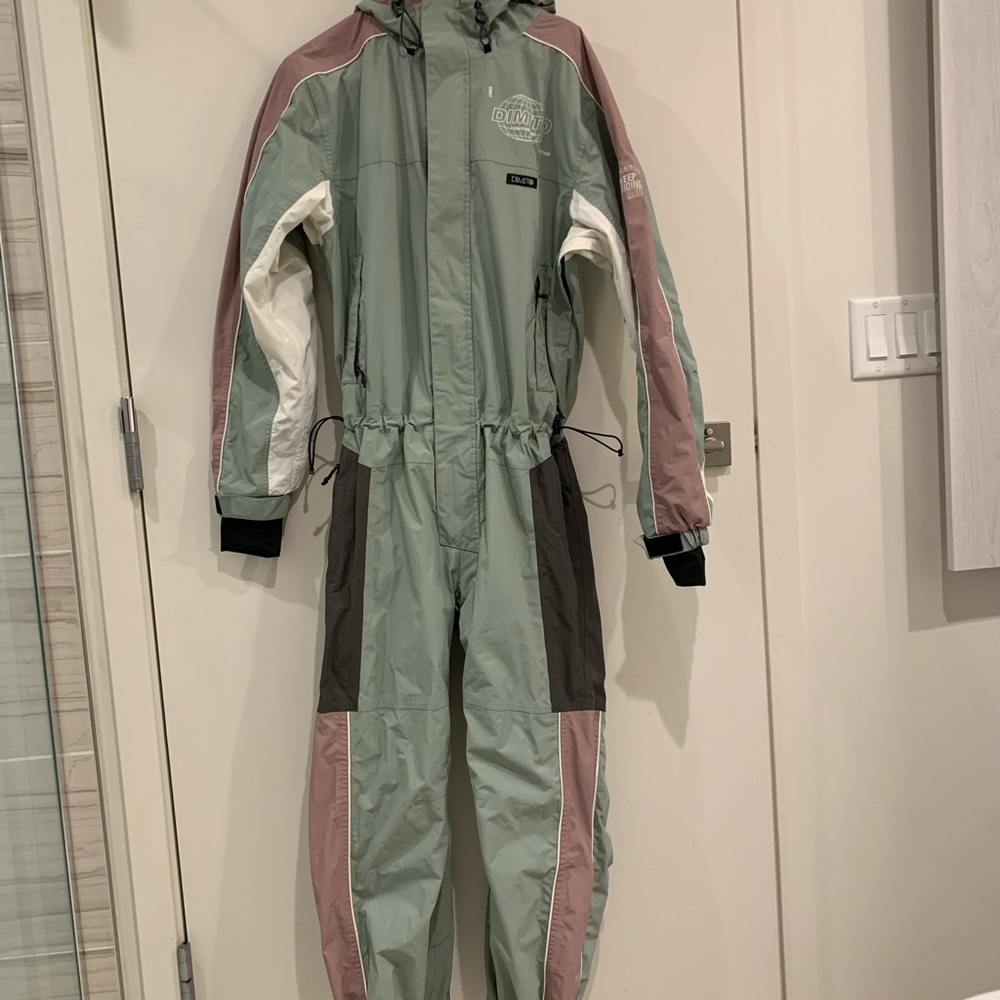 Ski suit
